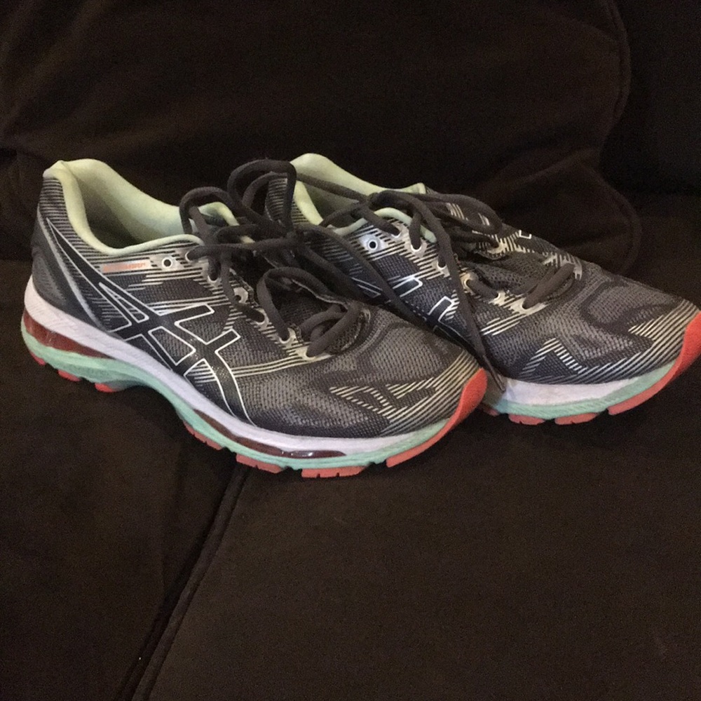 ASICS Gel Nimbus - Girls Running Shoe - Size 9